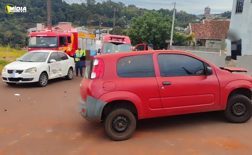 Colisão entre dois carros mobiliza Bombeiros e SAMU em Maravilha