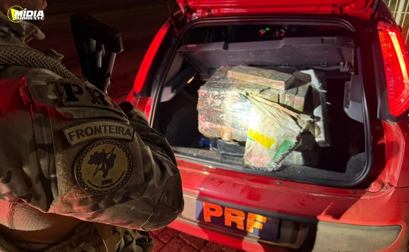 Casal é preso com mais de 120 kg de maconha na BR-277