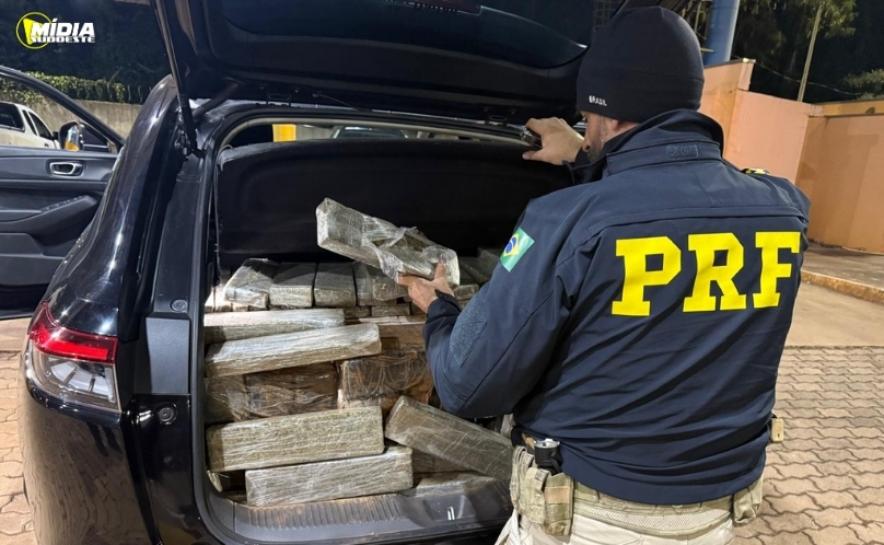 PRF apreende SUV furtado com 350 kg de maconha