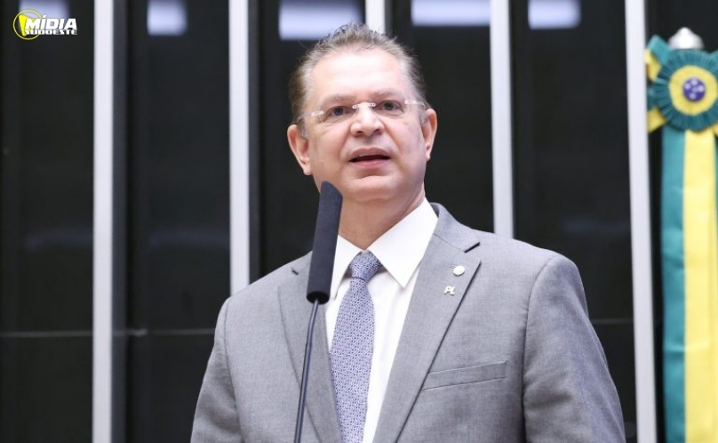 Câmara aprova fim do sigilo sobre gastos com viagens de autoridades