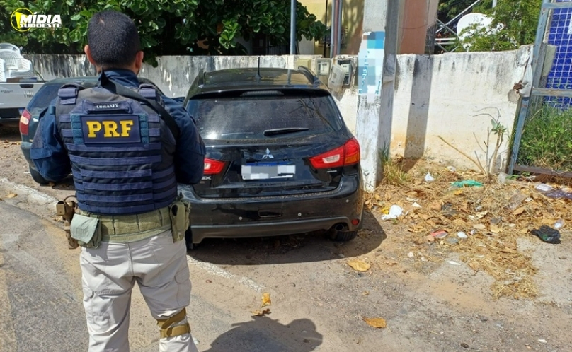 PRF recupera veículo com registro de furto na BR-407