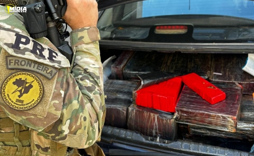 PRF apreende quase 180 kg de maconha após perseguição