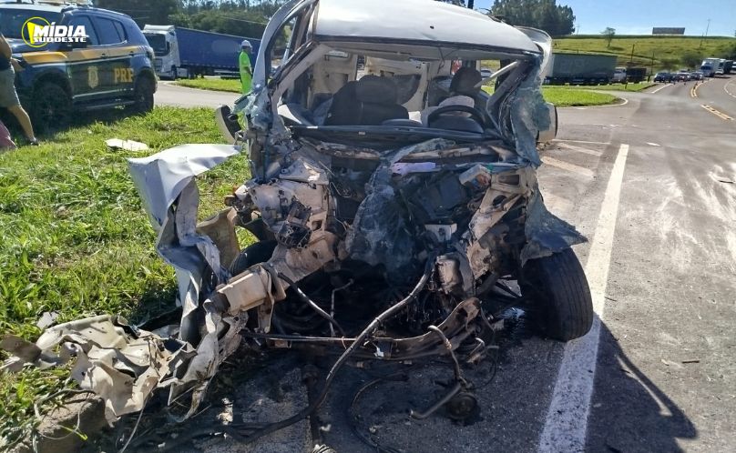 Três pessoas ficam gravemente feridas em acidente na BR-369