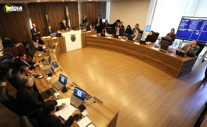 CCJ aprova parecer favorável à perda de mandato de Renato Freitas
