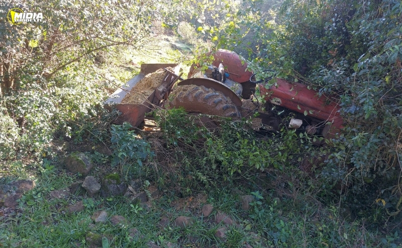 Trabalhador fica ferido após ser atropelado por trator em União do Oeste