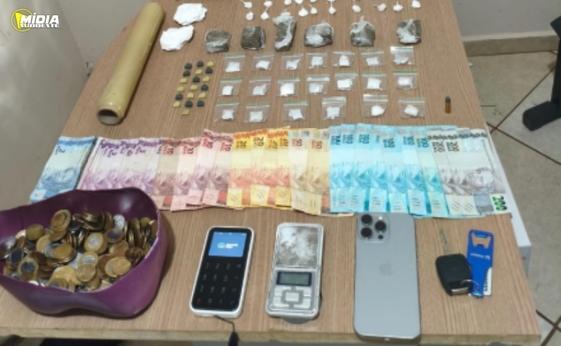Polícia Militar desmantela ponto de tráfico e apreende grande quantidade de drogas