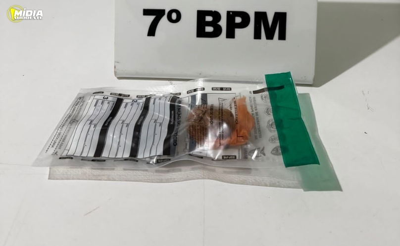 Suspeito é flagrado com droga durante ação policial