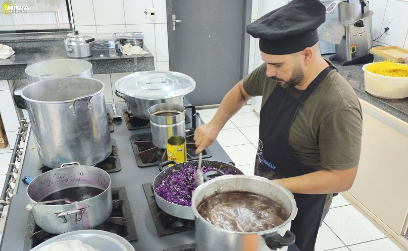 Merendeiro de Francisco Beltrão vence concurso nacional de receitas escolares 