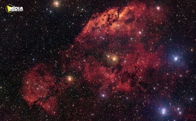 Telescópio captura gigantesco berçário estelar na Via Láctea