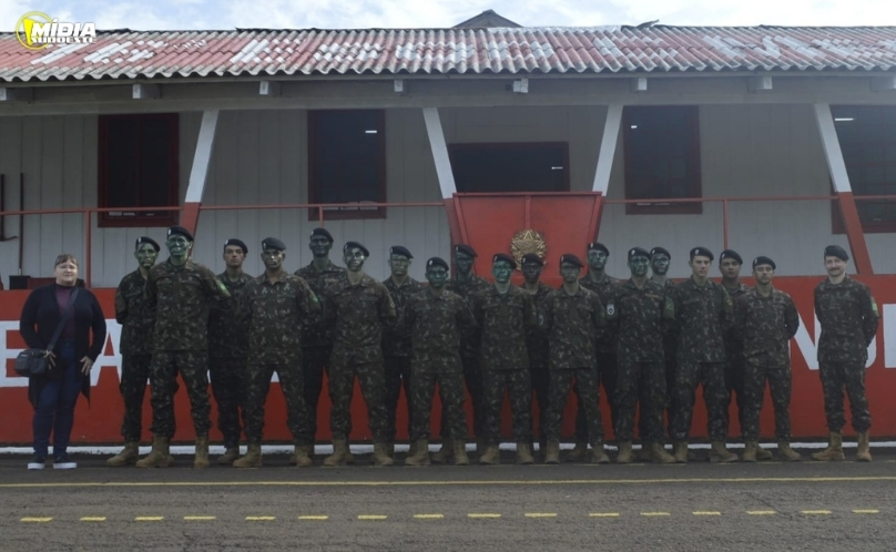 Soldados de Dois Vizinhos celebram conquista da Boina Preta no Exército Brasileiro