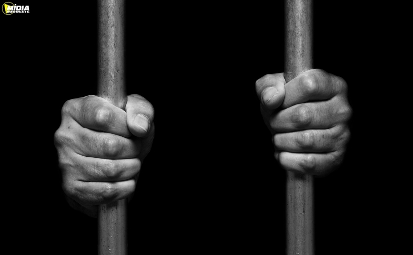 Homem é preso durante cumprimento de mandado judicial