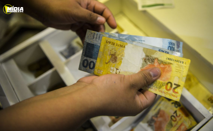 Inflação usada para corrigir salários sobe 4,42% em um ano
