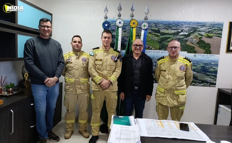 Administração Municipal de Ampére e Corpo de Bombeiros reforçam parceria em reunião de trabalho