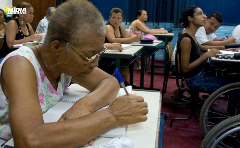 Brasil registra menor taxa de analfabetismo da última década