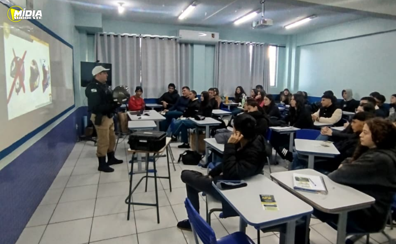 Projeto Jovem no Trânsito orienta 58 estudantes em Francisco Beltrão