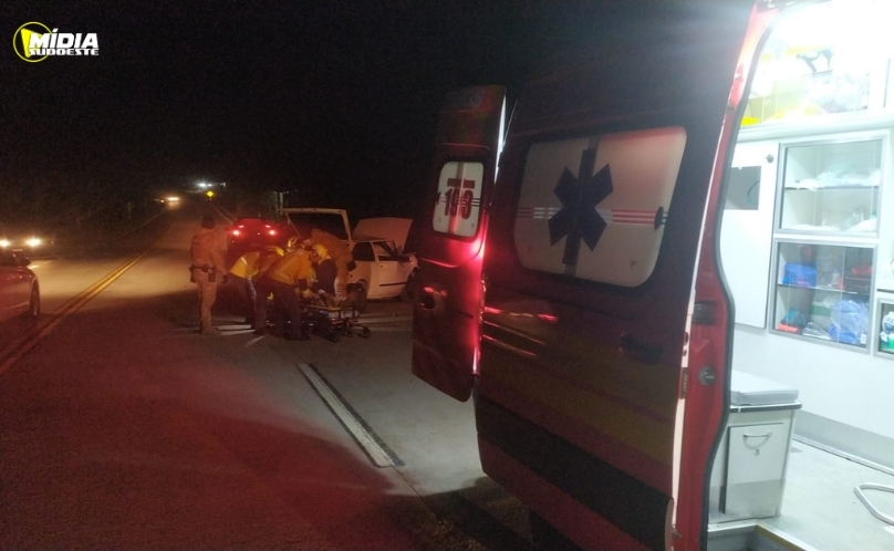 Motorista fica ferido após colidir contra guard rail na SC-305