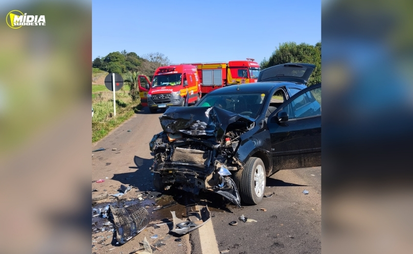 Colisão frontal na BR-158 deixa dois feridos em Cunha Porã