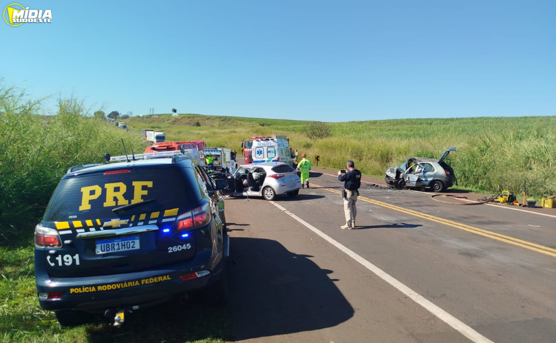 Colisão frontal deixa dois mortos e três feridos graves na BR-369