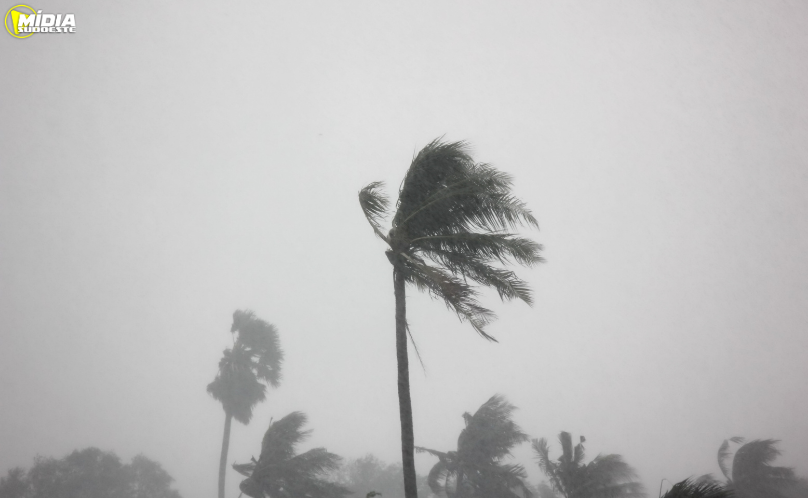Paraná terá chuva forte, ventos e possibilidade de granizo nesta segunda