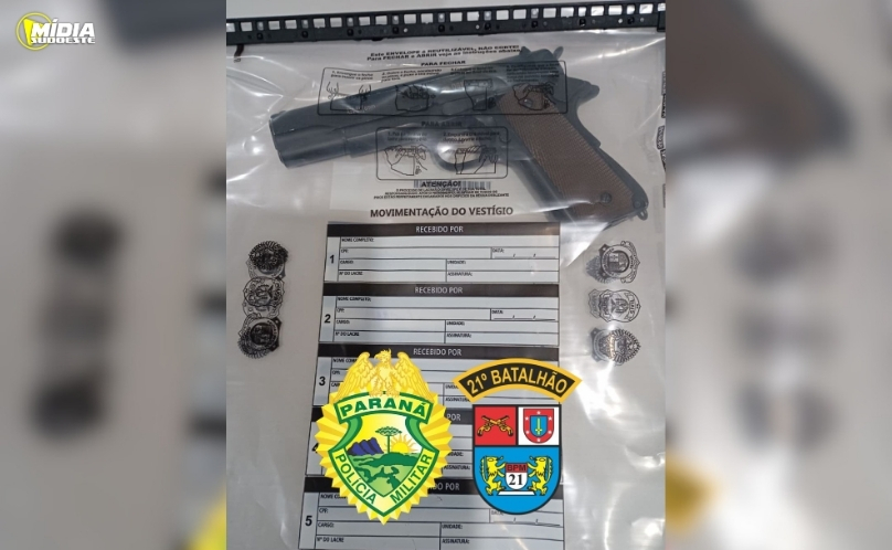 PM prende motorista por embriaguez ao volante e apreende simulacro de arma