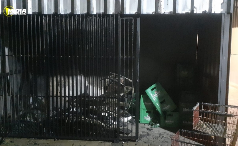Incêndio atinge depósito de centro esportivo em Dionísio Cerqueira