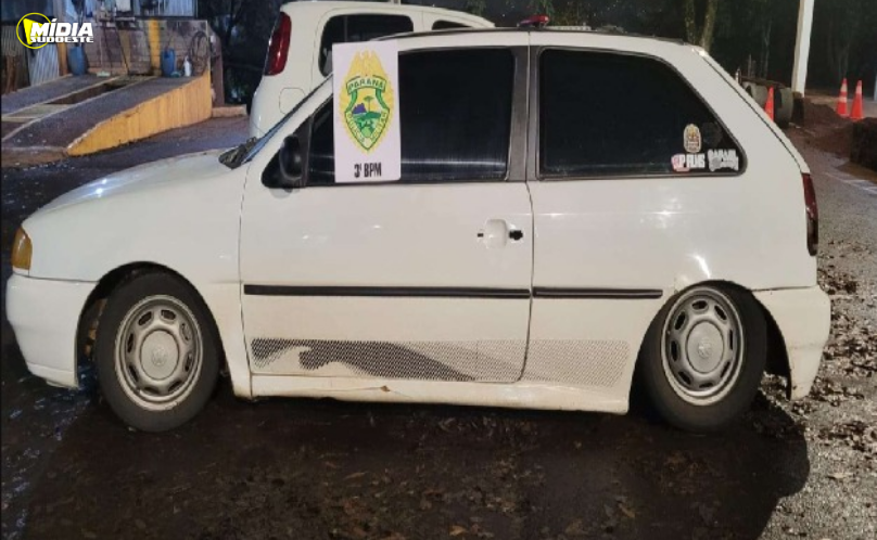 PM apreende carro com diversas irregularidades durante fiscalização