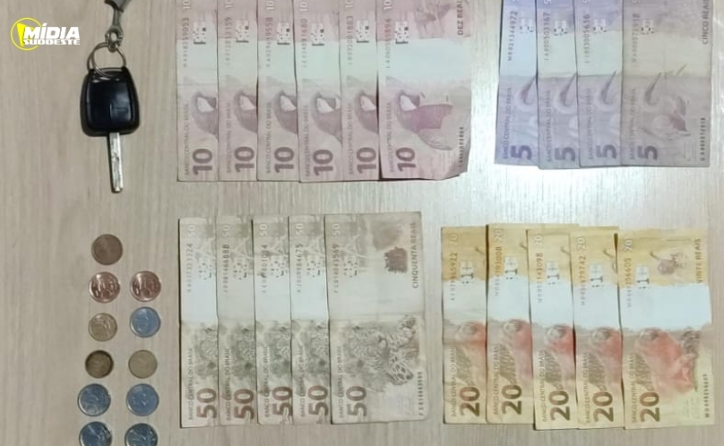 PM desarticula ponto de venda de drogas e apreende cocaína