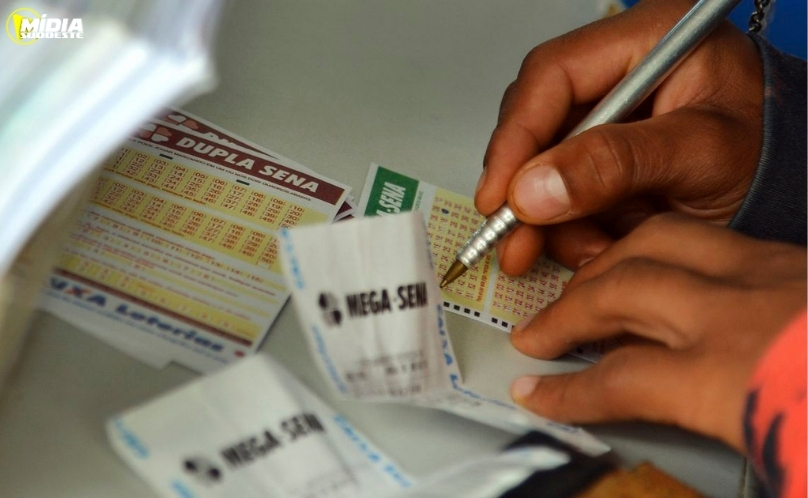 Mega-Sena acumula novamente e prêmio principal vai para R$ 45 milhões