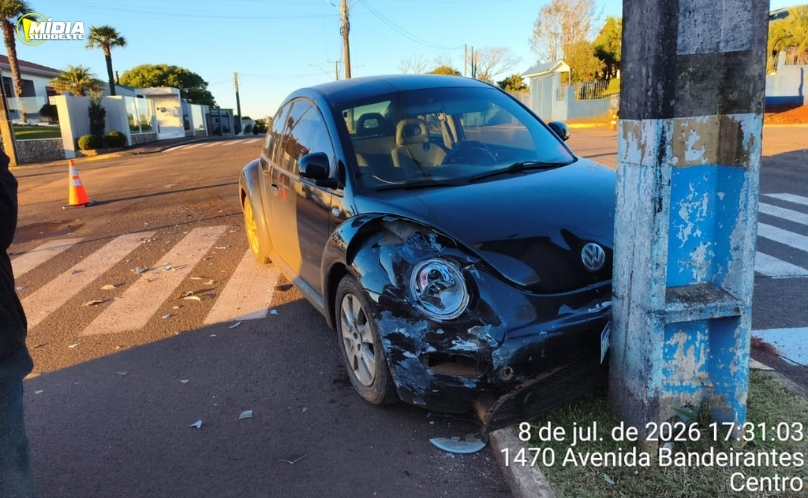 Colisão entre dois carros deixa casal ferido