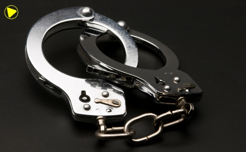 Homem é preso após ser localizado durante cumprimento de mandado judicial