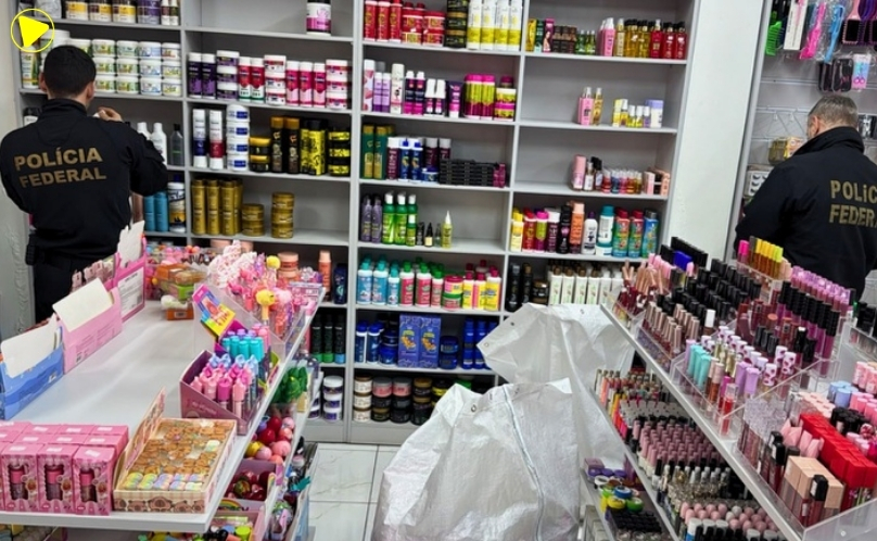 PF investiga esquema após apreensão de US$ 137,8 mil ocultos