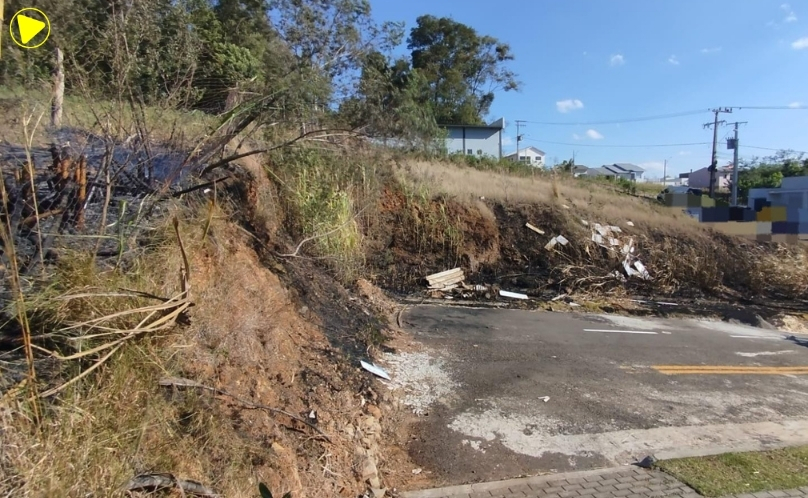 Incêndio florestal atinge área de vegetação em Maravilha