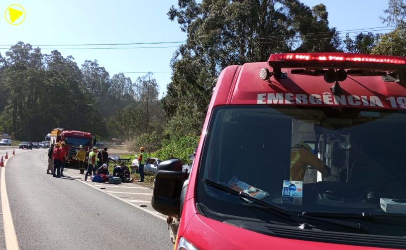 Capotamento com vítima em parada cardiorrespiratória mobiliza equipes de resgate