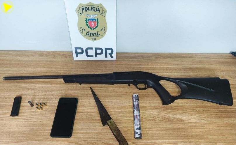 Mandado de busca revela silenciador, munições e leva à prisão em flagrante
