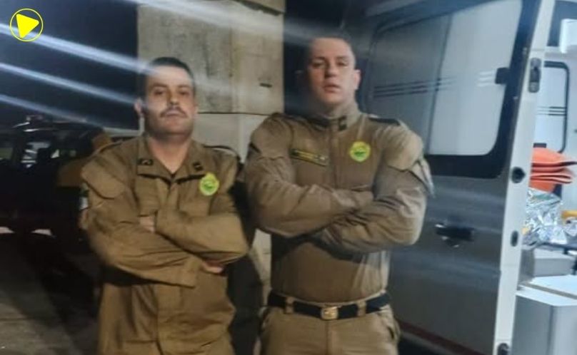 Policiais militares salvam homem de afogamento durante a madrugada