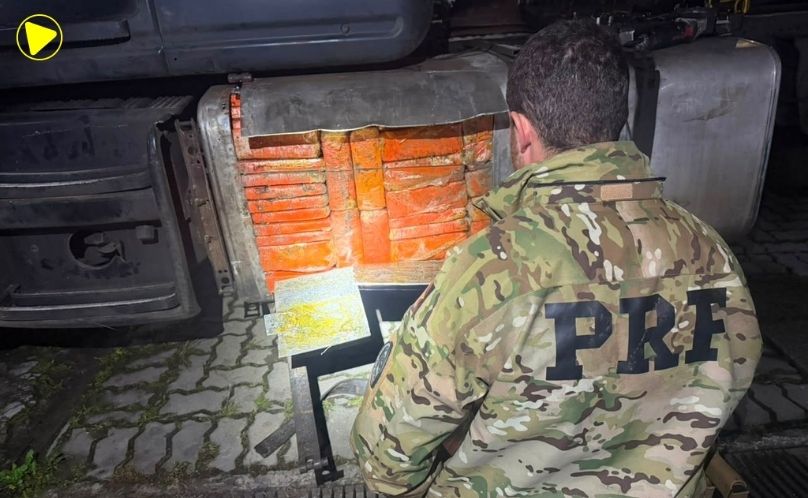 PRF encontra mais de meia tonelada de maconha em carreta durante fiscalização na BR-277