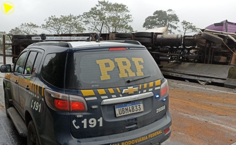 Caminhoneiro morre e seis pessoas ficam feridas em grave acidente na BR-277