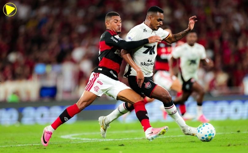 Flamengo vence o Vitória no Maracanã e reduz distância para o líder Palmeiras