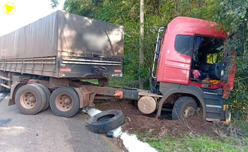 Colisão entre carro e caminhão deixa um morto na BR-163 em São Miguel do Oeste