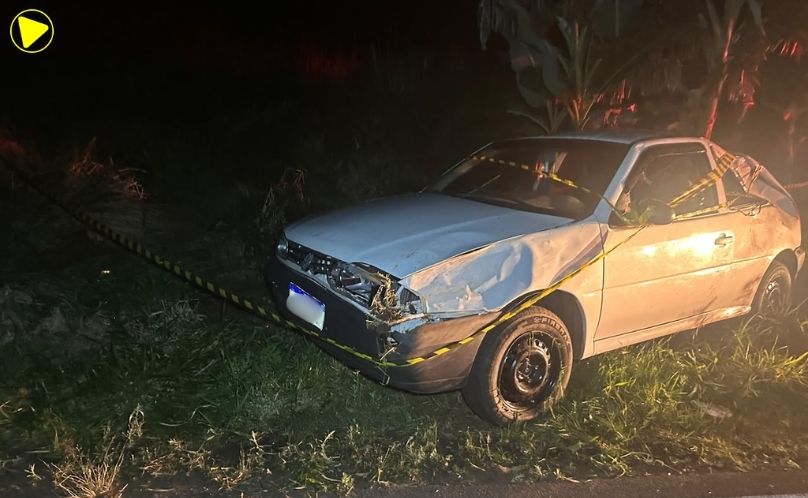 SAS: carro capota durante a madrugada no interior