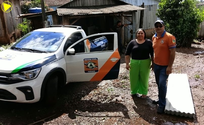 SAS: Defesa Civil entrega telhas a famílias afetadas pelo granizo