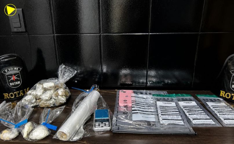 Mulher é presa acusada de tráfico de drogas