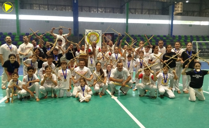 Capoeira de Pinhal de São Bento conquista seis medalhas em campeonato regional