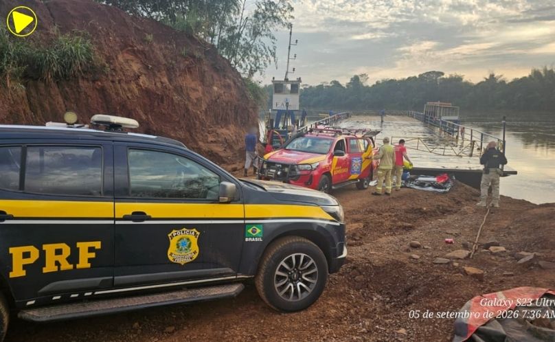 Veículo cai no rio e homem morre