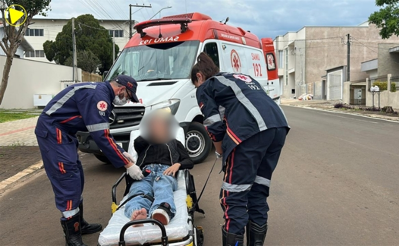 Acidente envolvendo motocicleta e automóvel deixa dois feridos