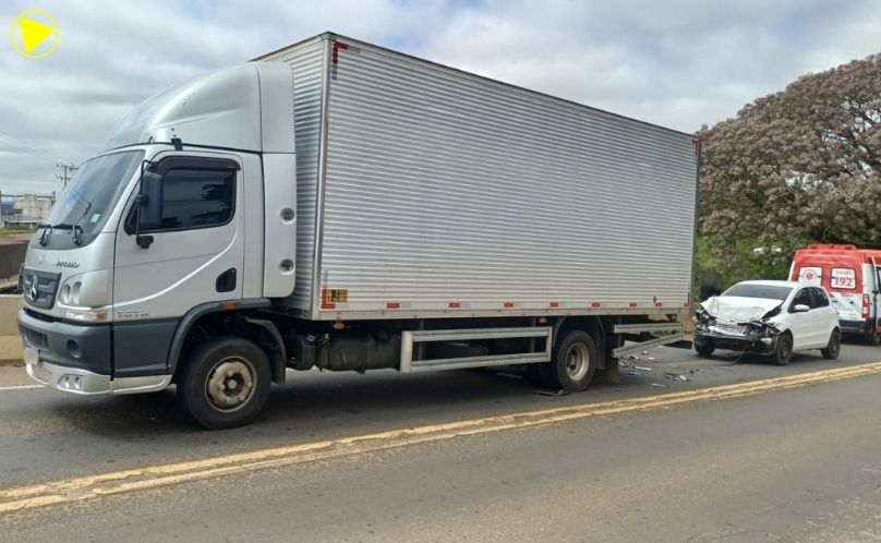 Colisão traseira deixa mulher ferida na PR-151 em Ponta Grossa