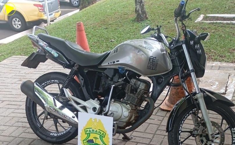 Polícia Militar realiza fiscalização de trânsito e recolhe motocicleta