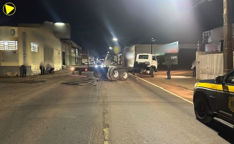 Acidente entre caminhão e motocicleta deixa uma pessoa ferida na BR-369