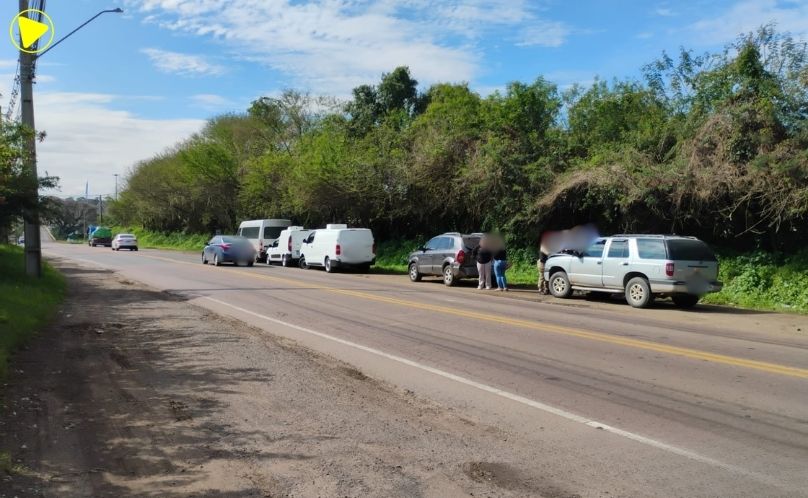 Acidente envolvendo quatro veículos deixa passageira ferida na PR-151