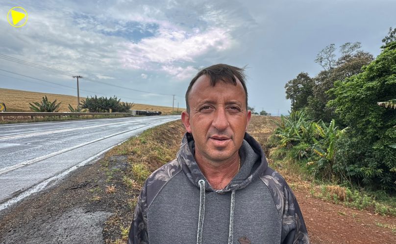 Motorista relata momento de tensão antes de carreta tombar na BR-163